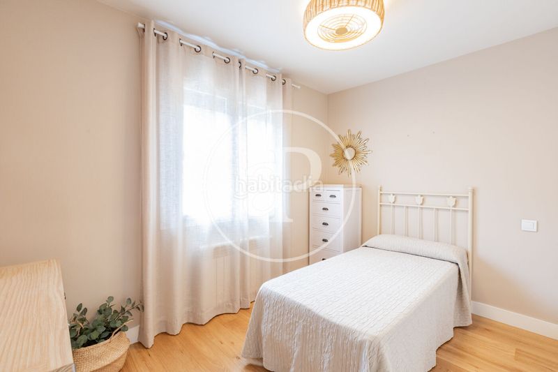 Foto 10f5f8ae-4fa2-4738-8043-0c74992dc0f4. Casa adossada amb calefacció aparcament a Salvador Madrid