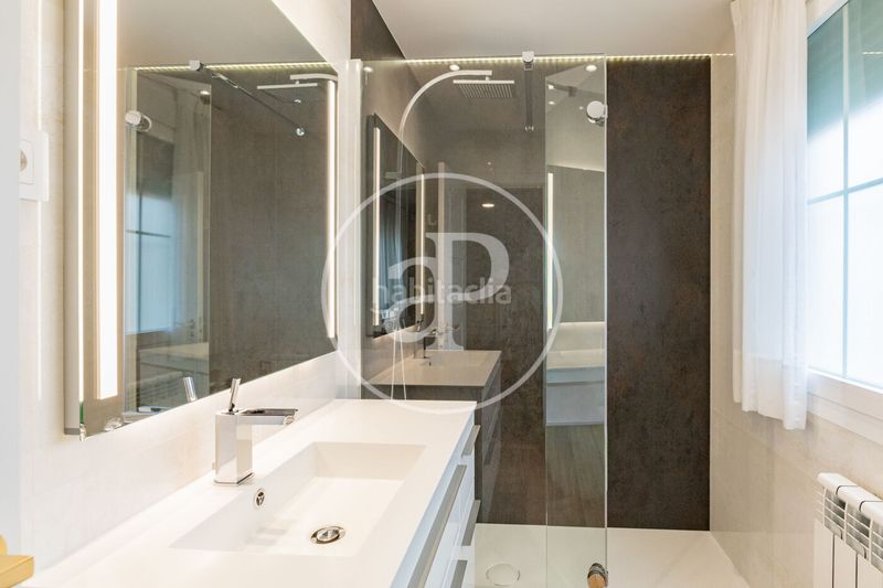 Foto 42110862-21aa-44c7-80a8-2d9a469e218f. Casa adossada amb calefacció aparcament a Salvador Madrid
