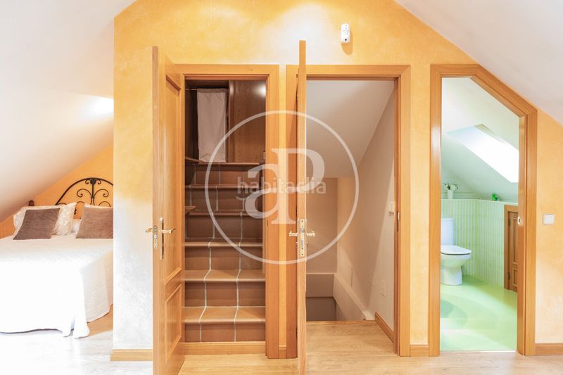 Foto 4335d0f6-06e4-43ce-963f-94b3b6d2971c. Casa adossada amb calefacció aparcament a Salvador Madrid