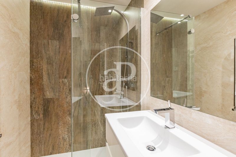 Foto d001b869-7605-486f-9aba-b182ed279ac0. Casa adossada amb calefacció aparcament a Salvador Madrid