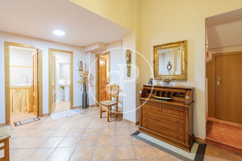 Foto db5286fd-6a8d-40a5-be23-46da3b5535af. Casa adossada amb calefacció aparcament a Salvador Madrid