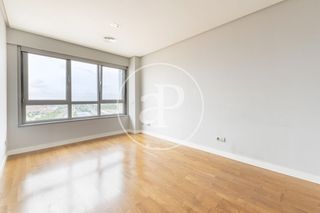 Flat in C. de Dulce Chacón