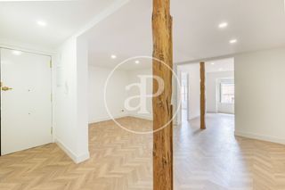 Flat  C. de la madera. Piso en venta en calle madera