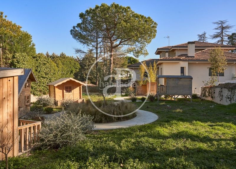 Foto 8f807bf7-cf24-43a8-8859-e7806e1a1f2b. Casa amb calefacció aparcament piscina a Las Lomas Boadilla del Monte