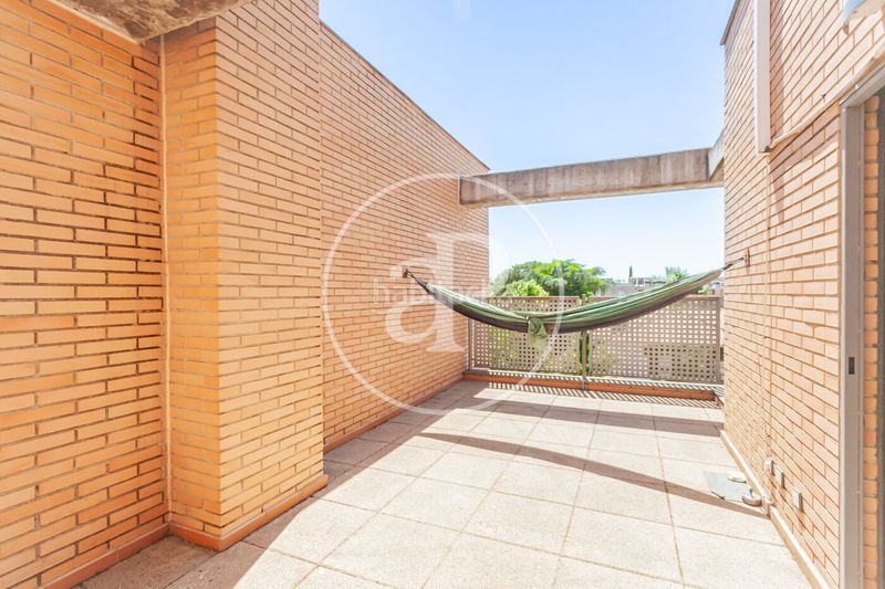 Foto 4afcb2e2-5ea5-4dab-b803-1542c65eb6fa. Casa adossada amb calefacció aparcament piscina a Madrid