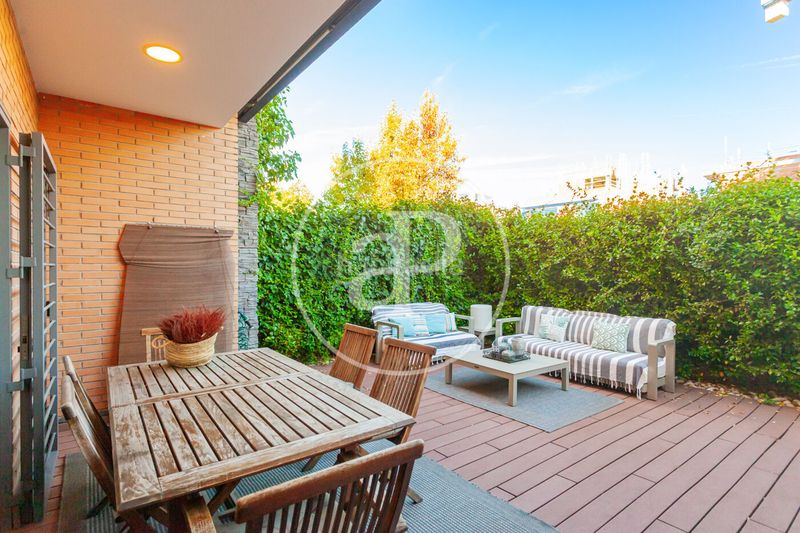 Foto e9ef9a64-a2b9-451f-a01b-f47be762764f. Casa adossada amb calefacció aparcament piscina a Madrid