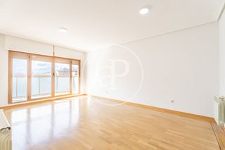 Miete Etagenwohnung in Montecarmelo. Piso en alquiler en montecarmelo