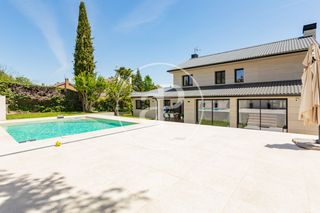 Casa en Monteclaro. Chalet en venta en monteclaro