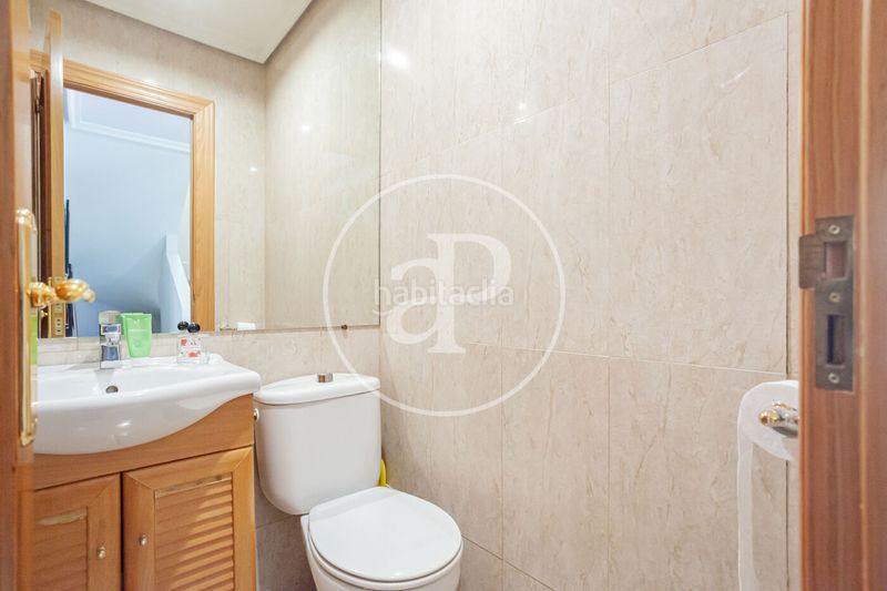 Foto 2da6da3d-b724-4599-aae8-70fb61c80557. Casa adossada amb calefacció aparcament piscina a Madrid