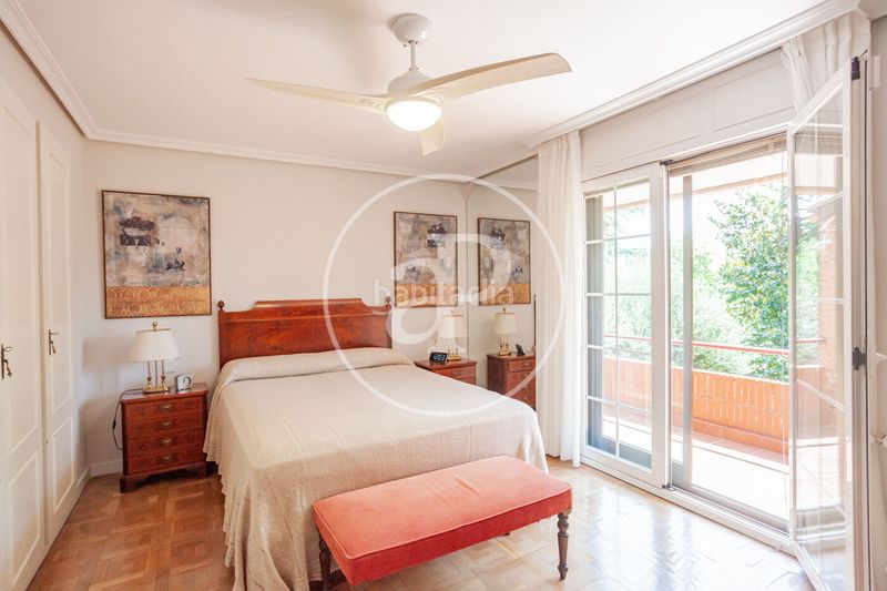 Foto a1dd71f2-8dc8-40d7-b118-43683144911e. Casa adossada amb calefacció aparcament piscina a Madrid
