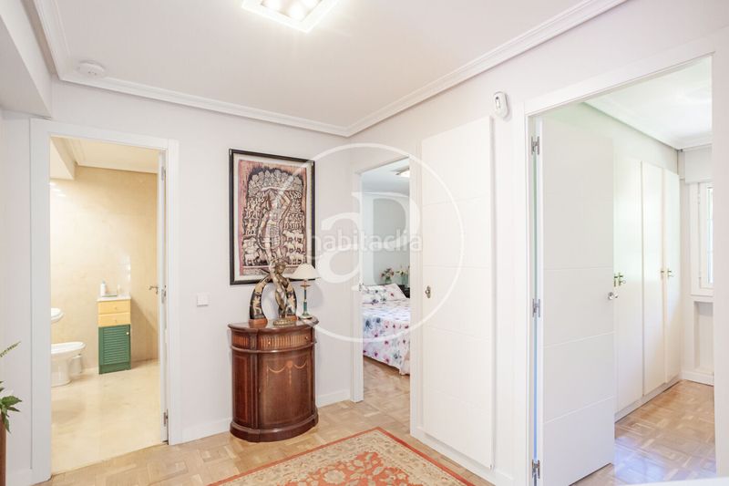 Foto a753fc1b-5444-495a-bb79-188646becf67. Casa adossada amb calefacció aparcament piscina a Madrid