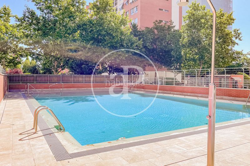 Foto 874f7bbc-3d00-48f9-8aa0-075b282fbabd. Pis amb calefacció aparcament piscina a Legazpi Madrid