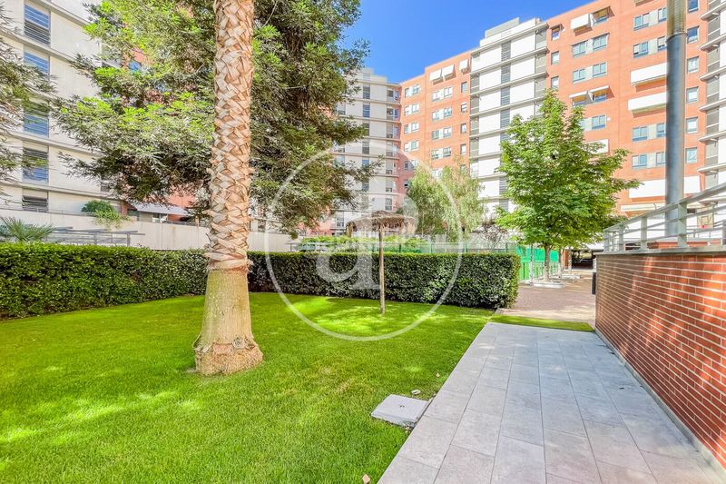 Foto a5abcecc-cc6c-40da-99ed-b08e63148ef2. Pis amb calefacció aparcament piscina a Legazpi Madrid