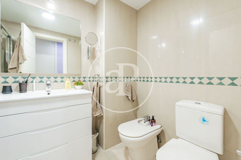 Foto c7483266-6ba2-499f-a724-69a14de43bbf. Pis amb calefacció aparcament piscina a Legazpi Madrid