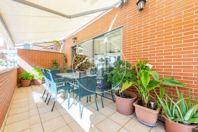 Foto e6eae5f5-e2d8-4503-b3cc-ddefdd8dbf34. Pis amb calefacció aparcament piscina a Legazpi Madrid