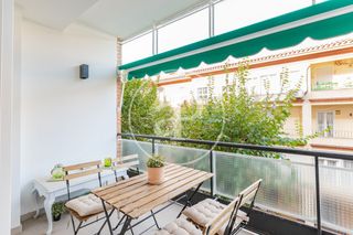 Appartement  C. de orense. Exclusiva vivienda en venta reformada con terraza en orense