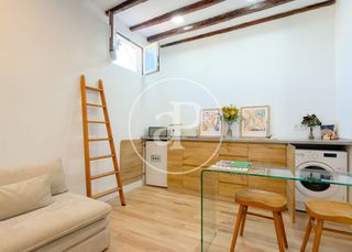 Affitto Appartamento  Pl. de carlos cambronero. Piso en alquiler en malasaña