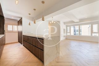 Flat  C. de claudio coello. Ático en venta en castellana