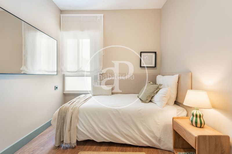 Foto a2827913-e863-490e-9a92-12c37125bf94. Àtic amb calefacció a Universidad-Malasaña Madrid