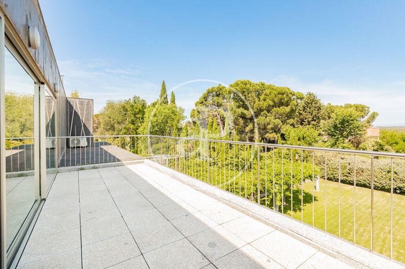 Foto 0603fe5d-d7a8-42da-a19c-b6ded471372c. Casa amb calefacció aparcament piscina a Valdemarín Madrid