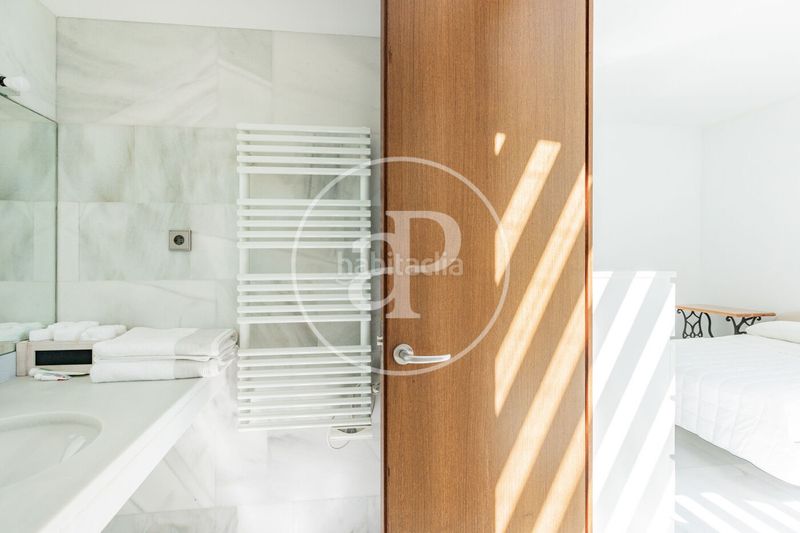 Foto 0a937b80-20a2-432f-a08d-c97140c86198. Casa amb calefacció aparcament piscina a Valdemarín Madrid