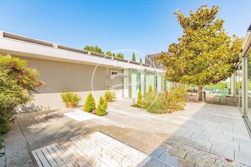 Foto 421cfb6f-dc5a-46c1-b21b-4504d8dda13d. Casa amb calefacció aparcament piscina a Valdemarín Madrid