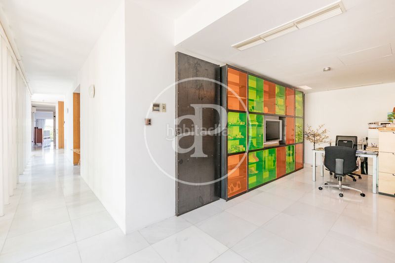 Foto 42fc4276-8b4c-486e-b22e-96096b5815f0. Casa amb calefacció aparcament piscina a Valdemarín Madrid