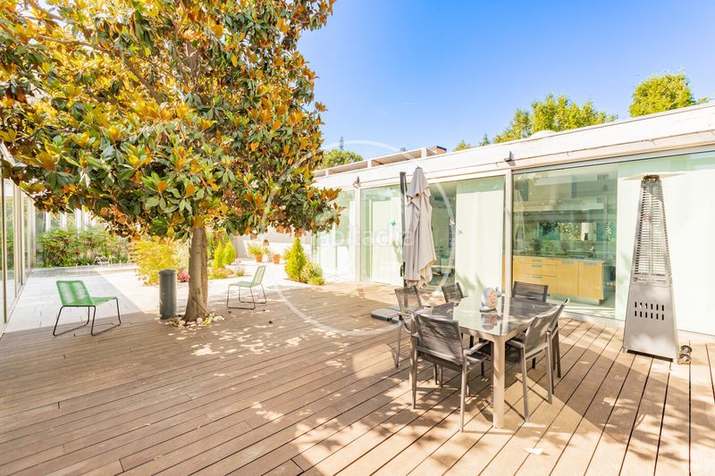 Foto 444c43fd-2113-421d-9986-739e504ffd9f. Casa amb calefacció aparcament piscina a Valdemarín Madrid