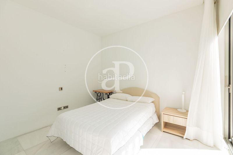 Foto 53b176b9-fae5-4d79-a02c-d1a44417f15d. Casa amb calefacció aparcament piscina a Valdemarín Madrid
