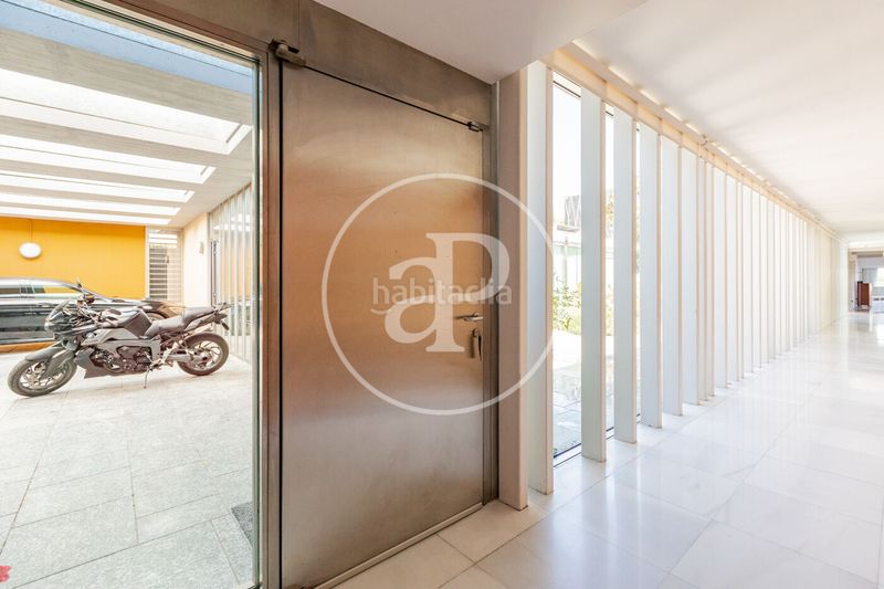 Foto 55fd5e83-a3fb-4c98-bb1b-ca29c191f214. Casa amb calefacció aparcament piscina a Valdemarín Madrid