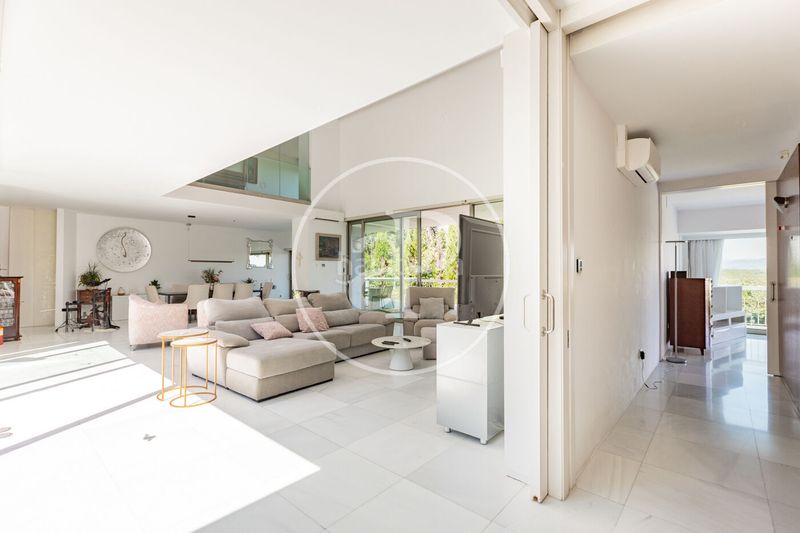 Foto 5c720f79-cb7c-4ca8-a01e-2dd16d899918. Casa amb calefacció aparcament piscina a Valdemarín Madrid