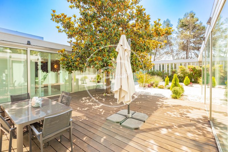Foto bad60f86-f093-4ecd-ae7c-a8ac7e42df9c. Casa amb calefacció aparcament piscina a Valdemarín Madrid