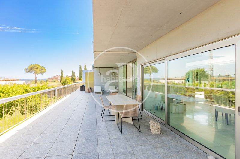 Foto bae8940a-9994-43fc-8d8d-f1f4e5cc61f2. Casa amb calefacció aparcament piscina a Valdemarín Madrid
