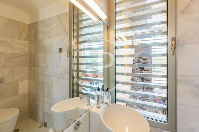 Foto d95968cc-c831-4a44-8211-428181abee81. Casa amb calefacció aparcament piscina a Valdemarín Madrid