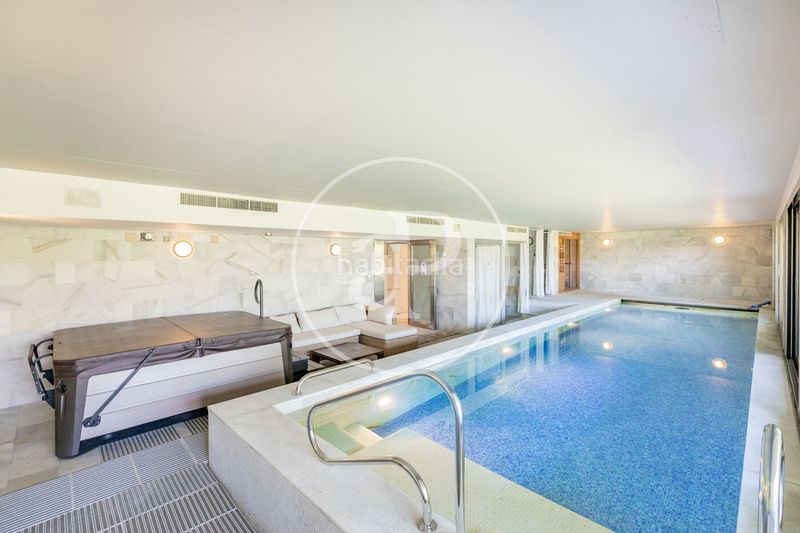 Foto e8cbb4e7-6369-4ef4-88f9-5af5b1287b2d. Casa amb calefacció aparcament piscina a Valdemarín Madrid