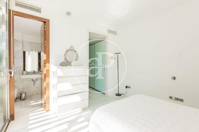 Foto f03747a1-36d5-4cc7-a2a2-c2060ad42c2c. Casa amb calefacció aparcament piscina a Valdemarín Madrid