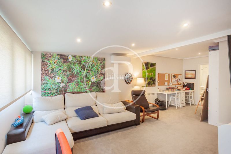Foto b8583a04-d377-483b-945d-9604f183b2b0. Casa adossada amb calefacció aparcament piscina a Madrid