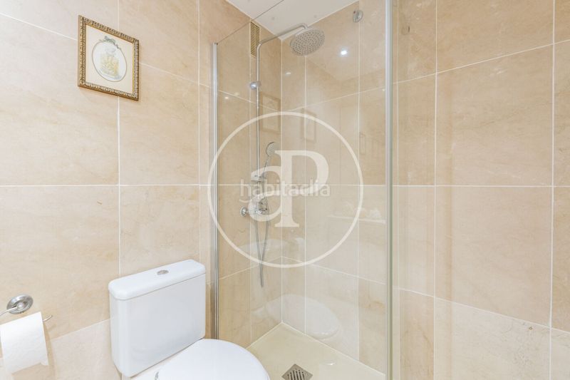 Foto d6eb1f40-3b73-440b-8168-1fc9b411e2f5. Casa adossada amb calefacció aparcament piscina a Madrid