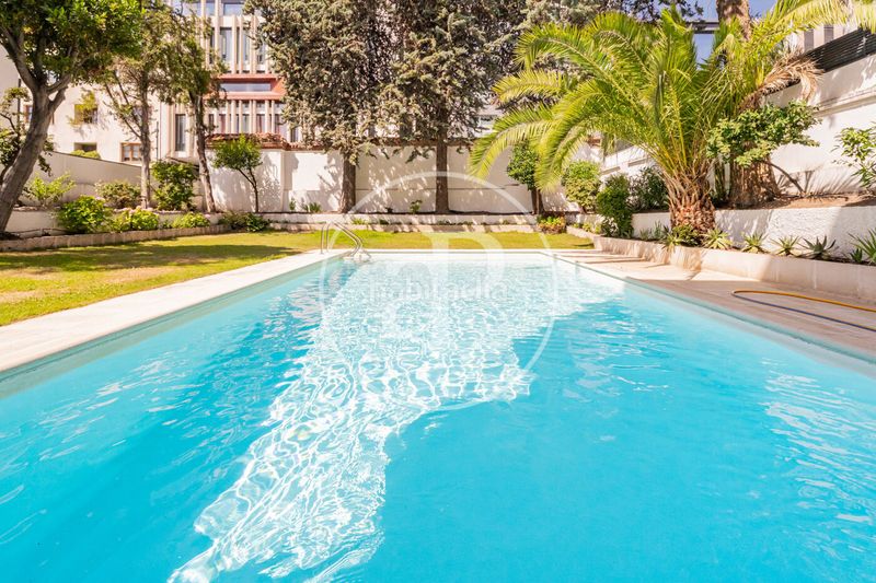 Foto 021942ac-4ab9-4557-b600-b96c778993f5. Pis amb calefacció aparcament piscina a Hispanoamérica-Bernabéu Madrid