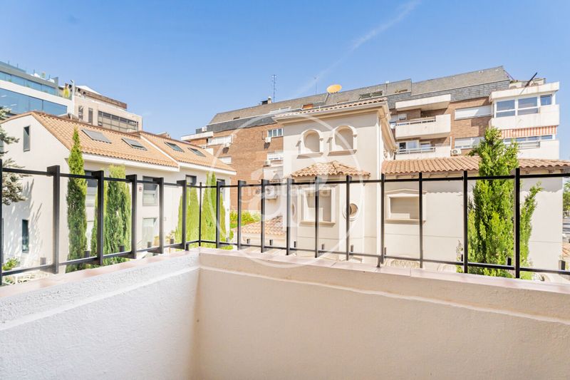 Foto f43c665d-21fa-4ef2-8719-e02b03f98965. Pis amb calefacció aparcament piscina a Hispanoamérica-Bernabéu Madrid