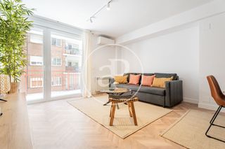 Rent Flat  C. de clara del rey. Piso en alquiler en calle clara del rey