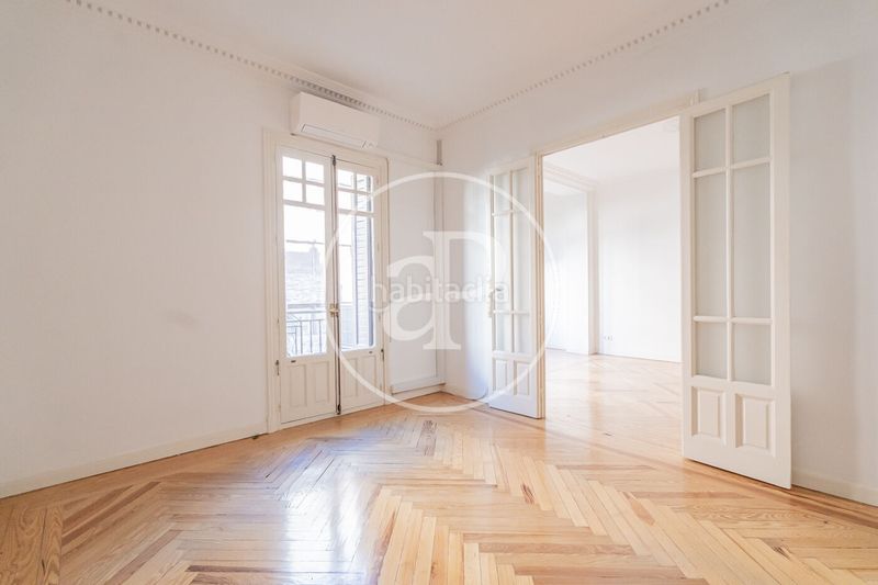 Foto 6290f9cb-f20b-43e0-b74f-4c8c299c8068. Pis a Recoletos Madrid