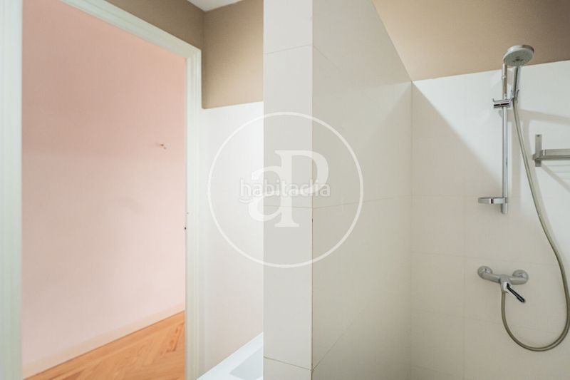 Foto 7a9b4971-837f-41dc-8aa9-8d4e5a8be757. Pis a Recoletos Madrid
