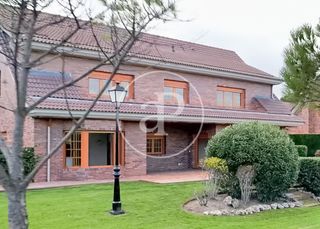 Affitto Casa  C. de altos de la moraleja. Chalet disponible para alquiler en alcobendas