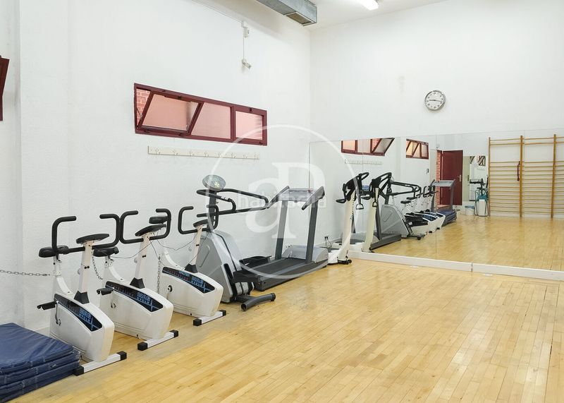 Foto 29b7298f-a3d6-4835-a2ce-09d551fcad15. Pis amb calefacció aparcament piscina a Embajadores-Lavapiés Madrid