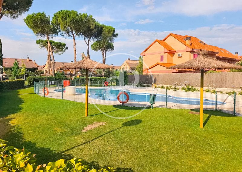Foto dfb05976-dc9b-427d-b9da-8533b36a231b. Casa aparellada amb calefacció aparcament piscina a Algete
