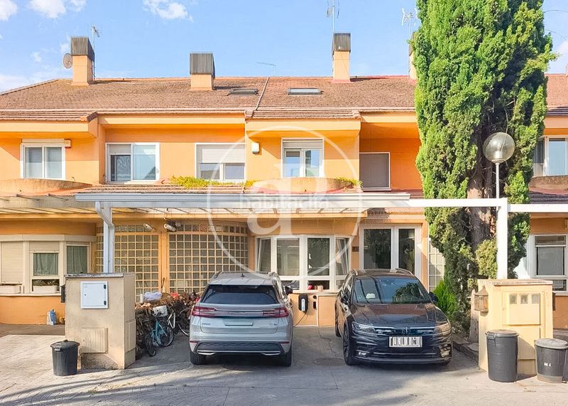 Foto e945bc15-b0e2-474e-9d47-9b426e6e7ae6. Casa aparellada amb calefacció aparcament piscina a Algete