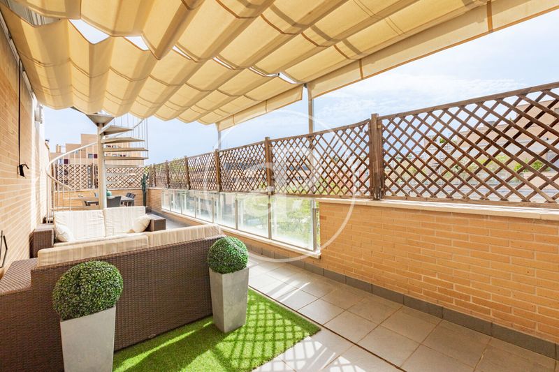 Foto 62fbede4-d9e5-46be-a9bc-8e4a8394ffcc. Pis amb calefacció aparcament piscina a Aravaca Madrid