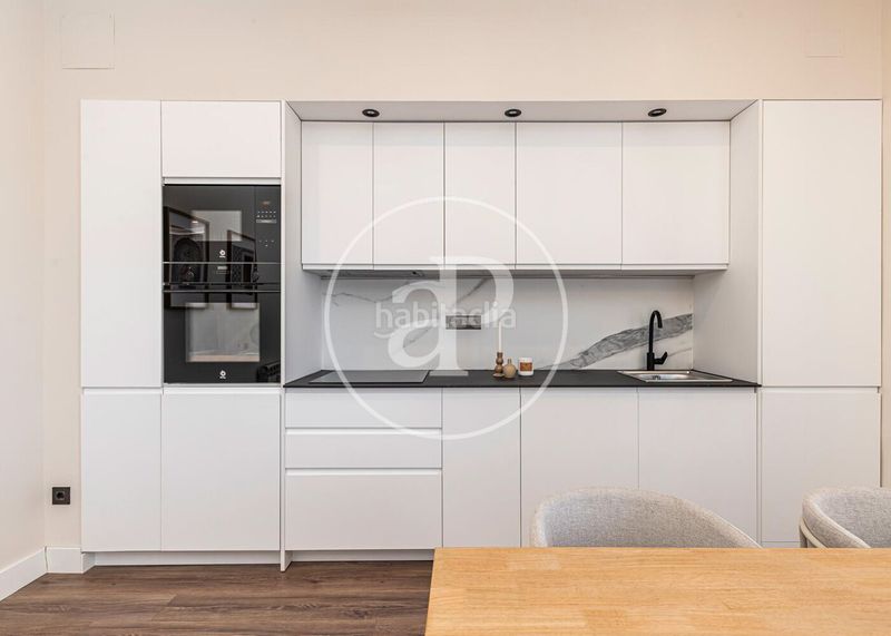 Foto af1d6764-0a2c-4f30-ba5f-f77e6a2e59c0. Pis a Guindalera Madrid
