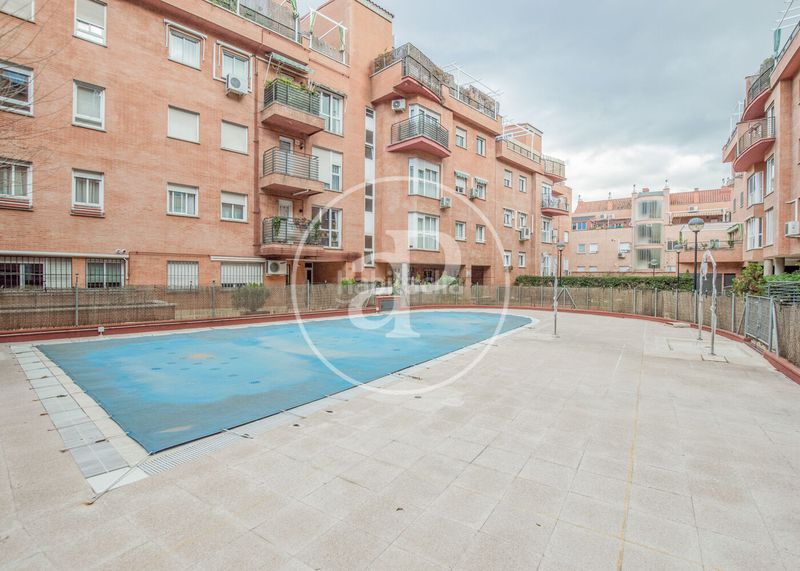 Foto b12e26c8-2420-4466-804d-a8281fd22dfc. Pis amb calefacció aparcament piscina a Embajadores-Lavapiés Madrid